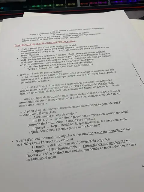 La influència de la Segona Guerra Mundial, l'aïllament i els acords amb els Estats Units de 1953