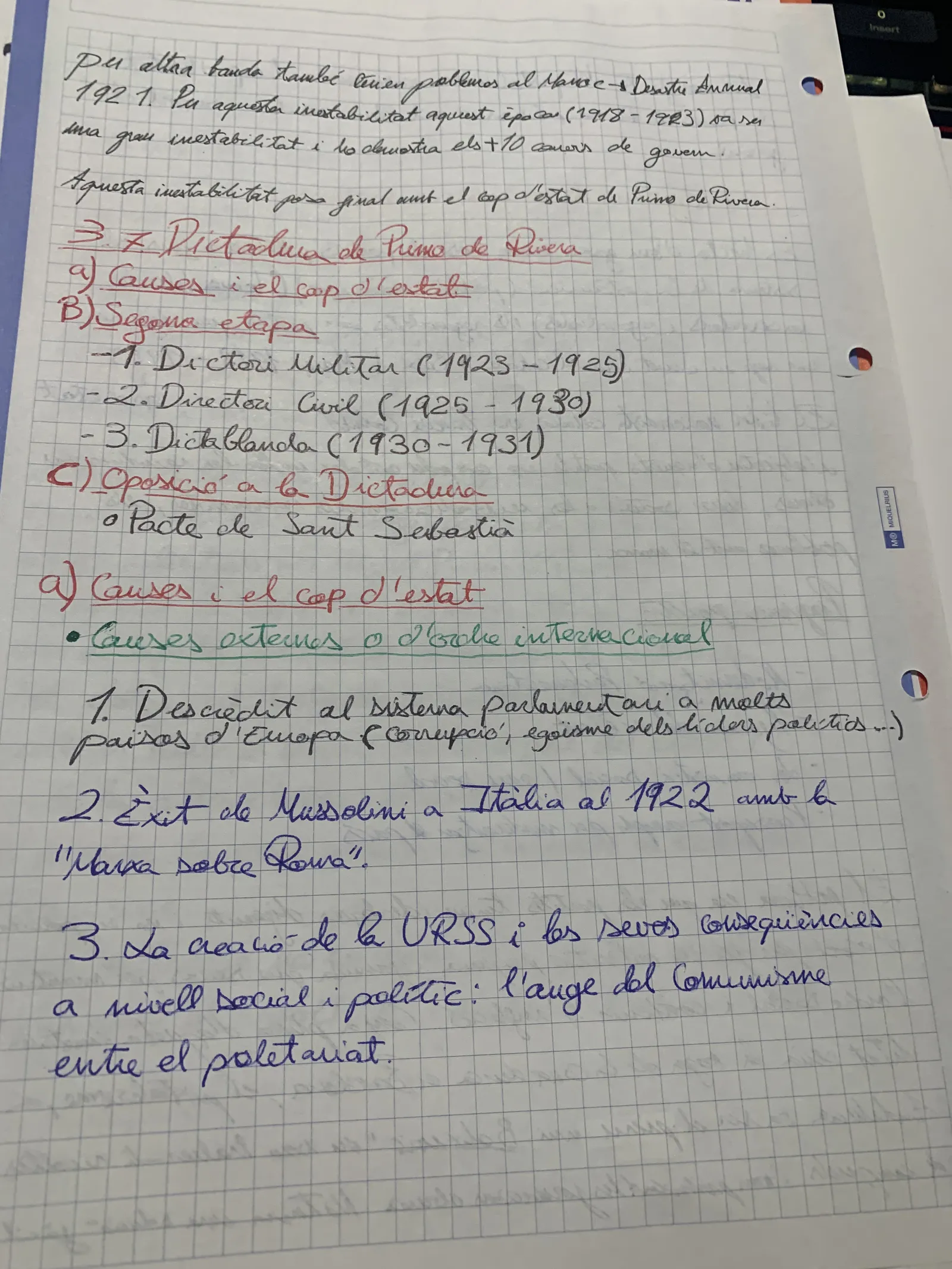 Les tres etapes de la dictadura i les causes externes: Mussolini, l'URSS i el desprestigi parlamentari