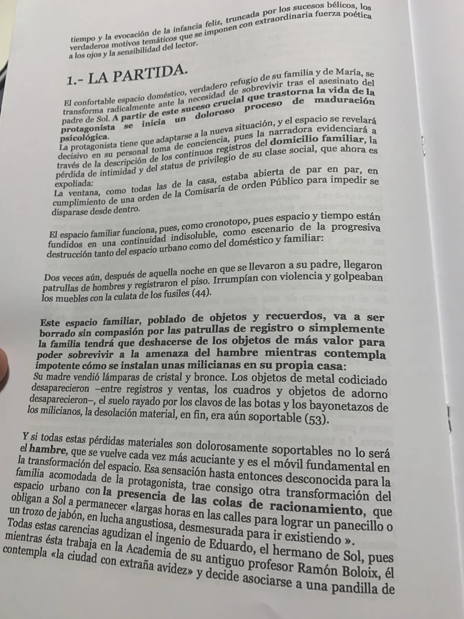 Primera parte: La partida. El espacio familiar y la pérdida del estatus