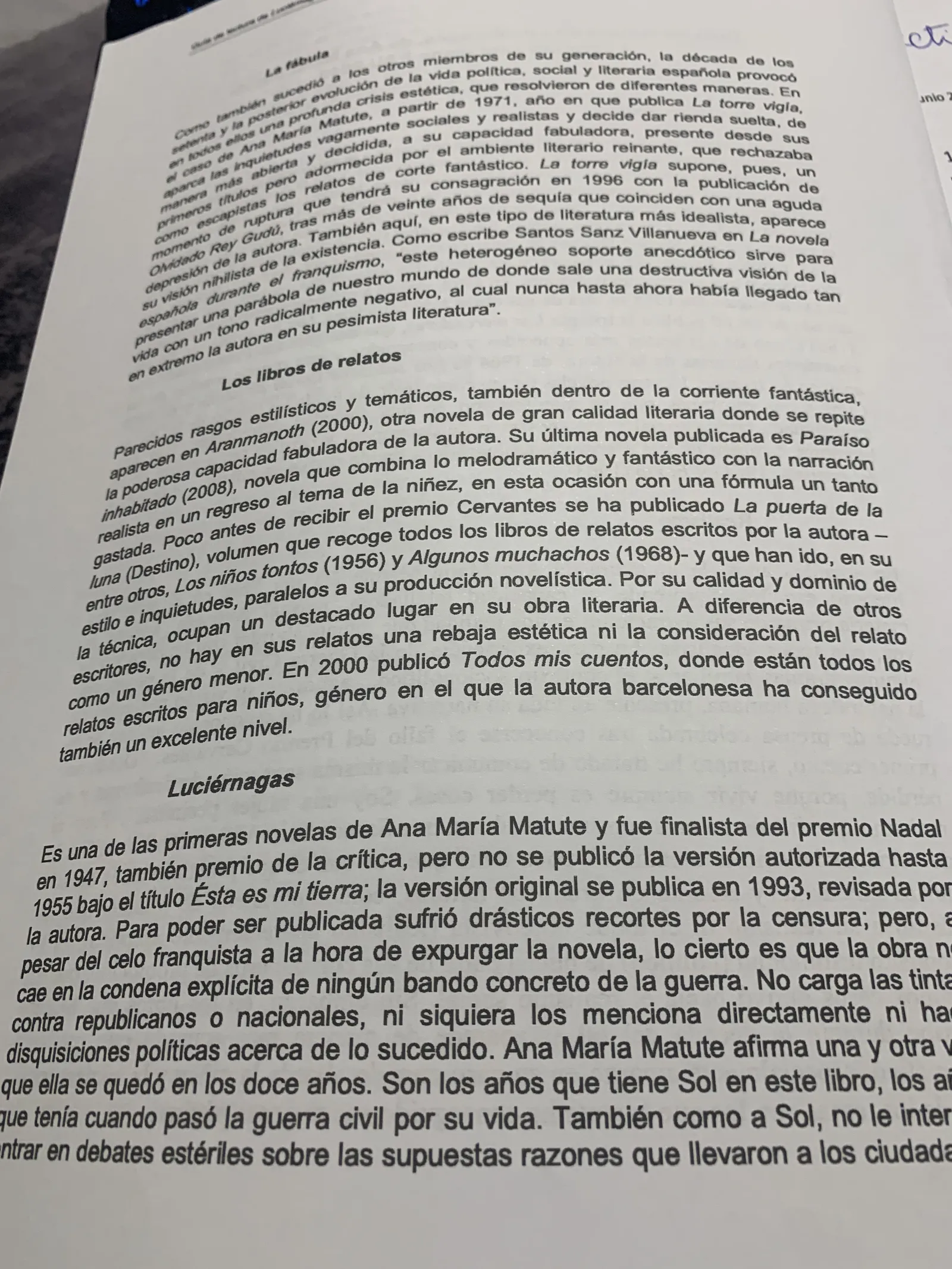 Los libros de relatos de Matute y la historia editorial de Luciérnagas y En esta tierra