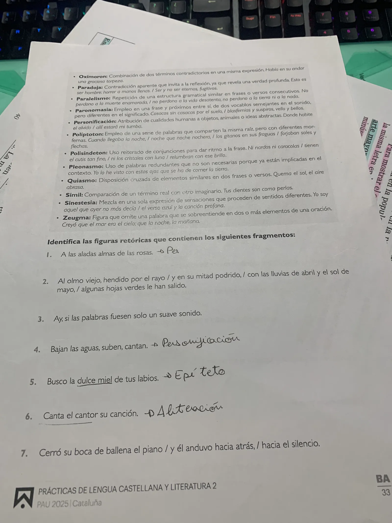 Definición de figuras retóricas e identificación en fragmentos: perífrasis, personificación, epíteto, aliteración…