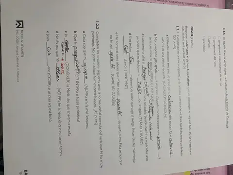 Models d'examen PAU 2025, preguntes 3.1.5, 3.2.1 i 3.2.2, amb les esmenes en vermell del professor (mateix full que #1204)