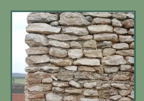 Mur de pedra irregular
